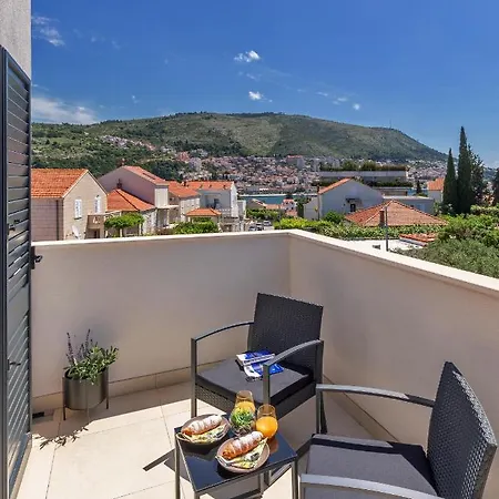 Luxury N&p Apartment *